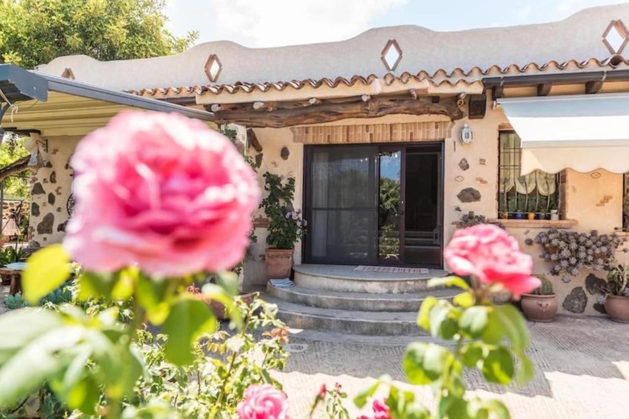 Villa Con Immenso Giardino Orosei Exterior foto