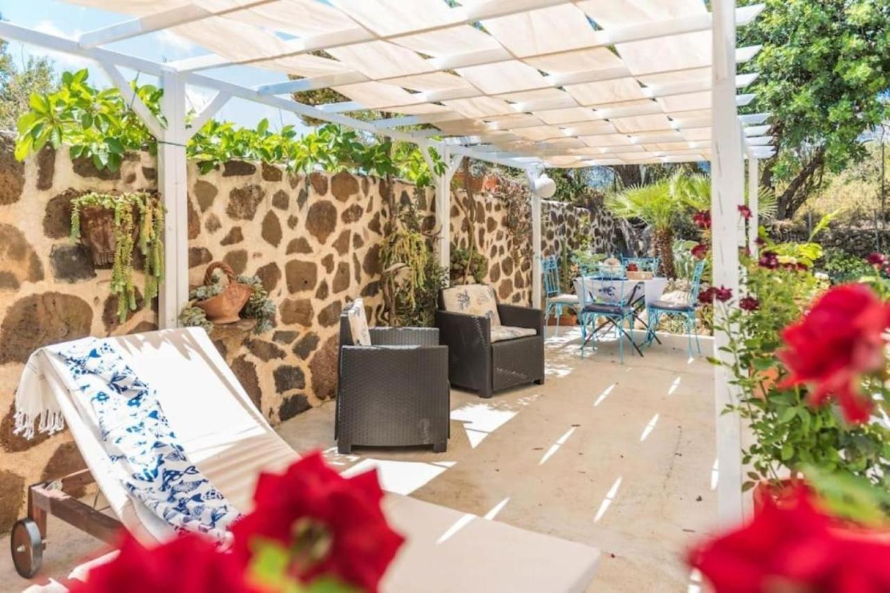 Villa Con Immenso Giardino Orosei Exterior foto