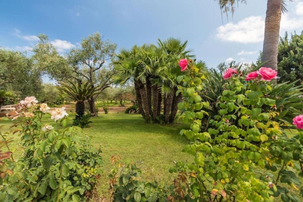 Villa Con Immenso Giardino Orosei Exterior foto