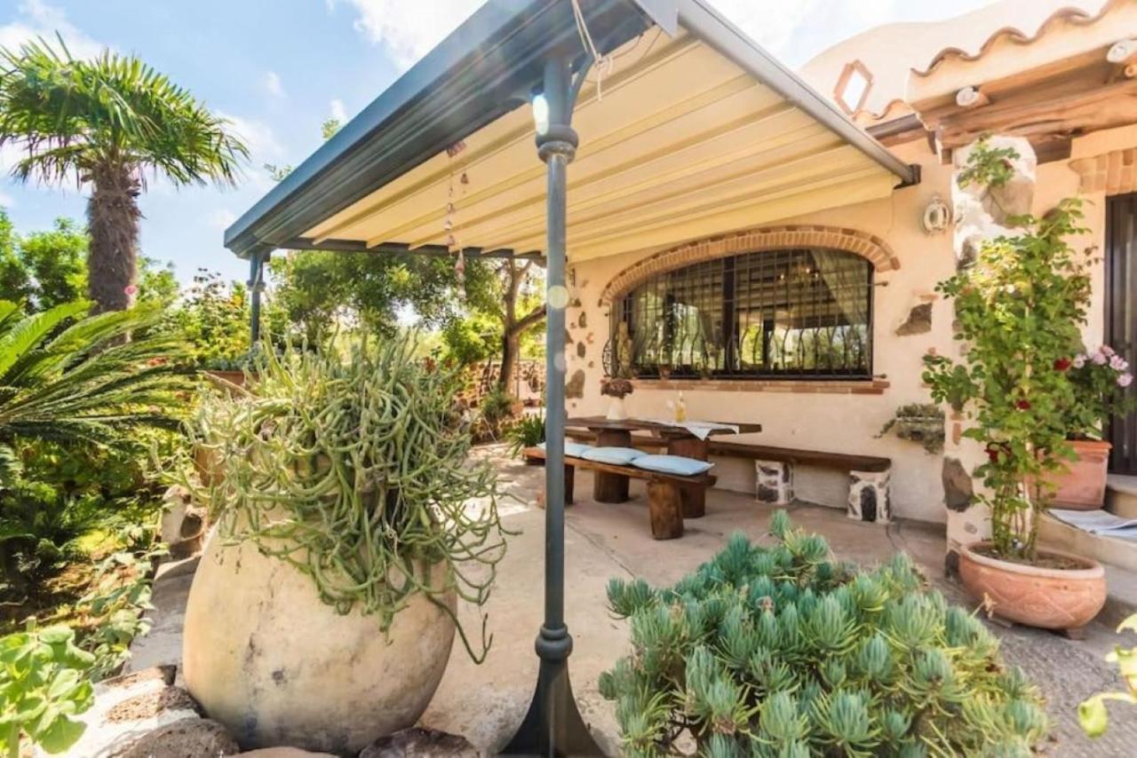 Villa Con Immenso Giardino Orosei Exterior foto