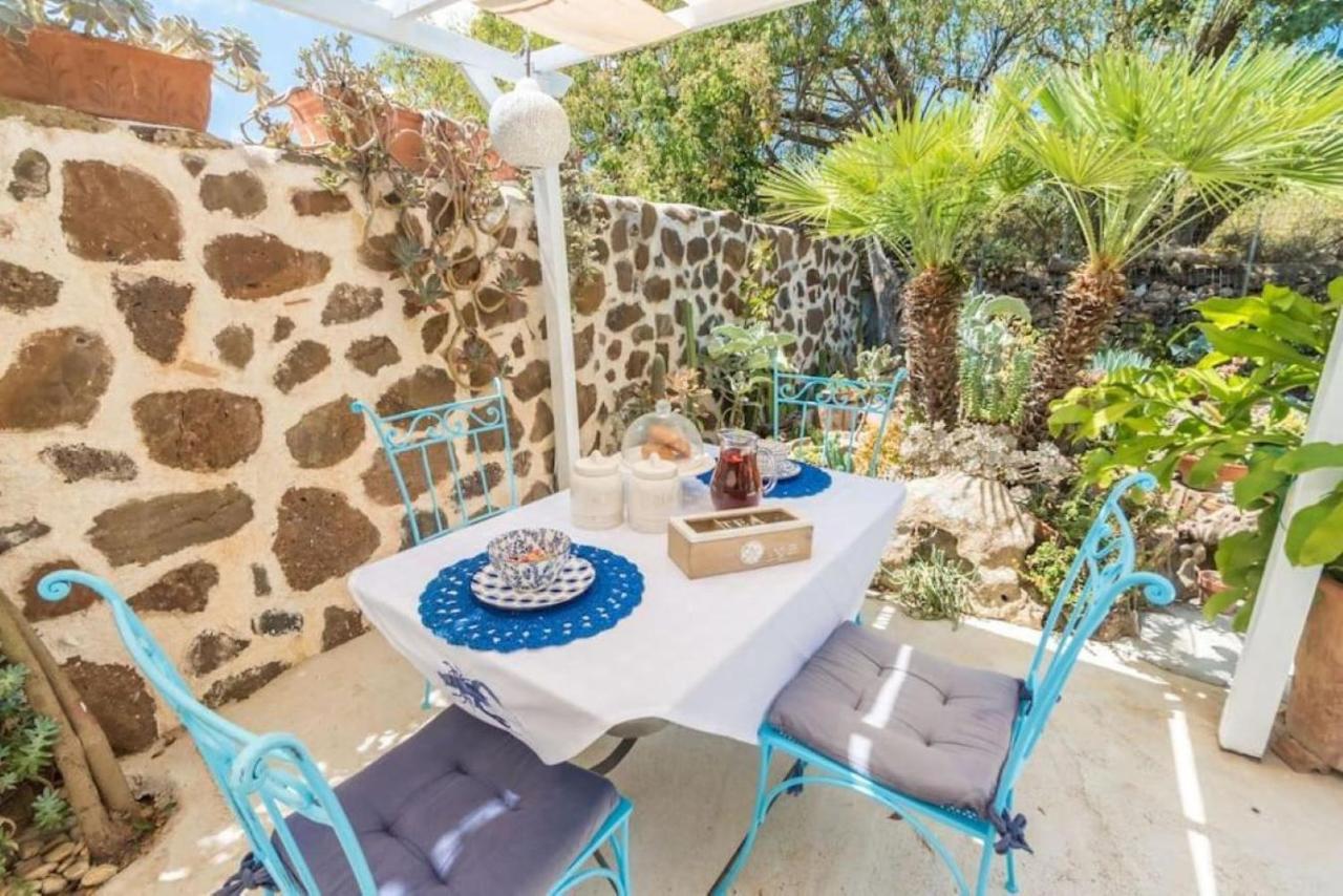 Villa Con Immenso Giardino Orosei Exterior foto